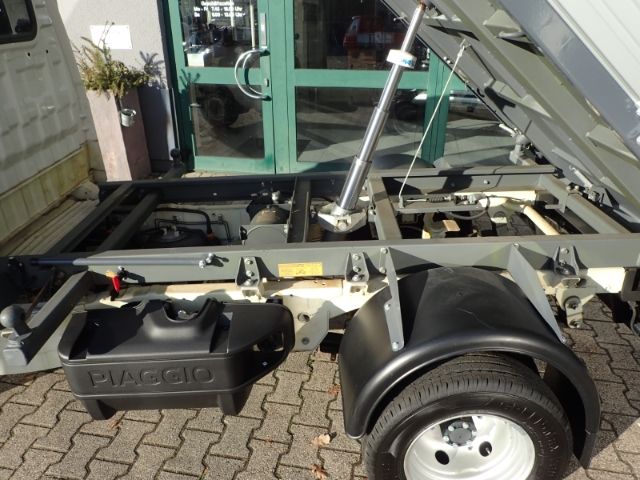 Fahrzeugabbildung Piaggio Porter NP6 3-Seitenkipper TW LPG SR HDTOP-Paket