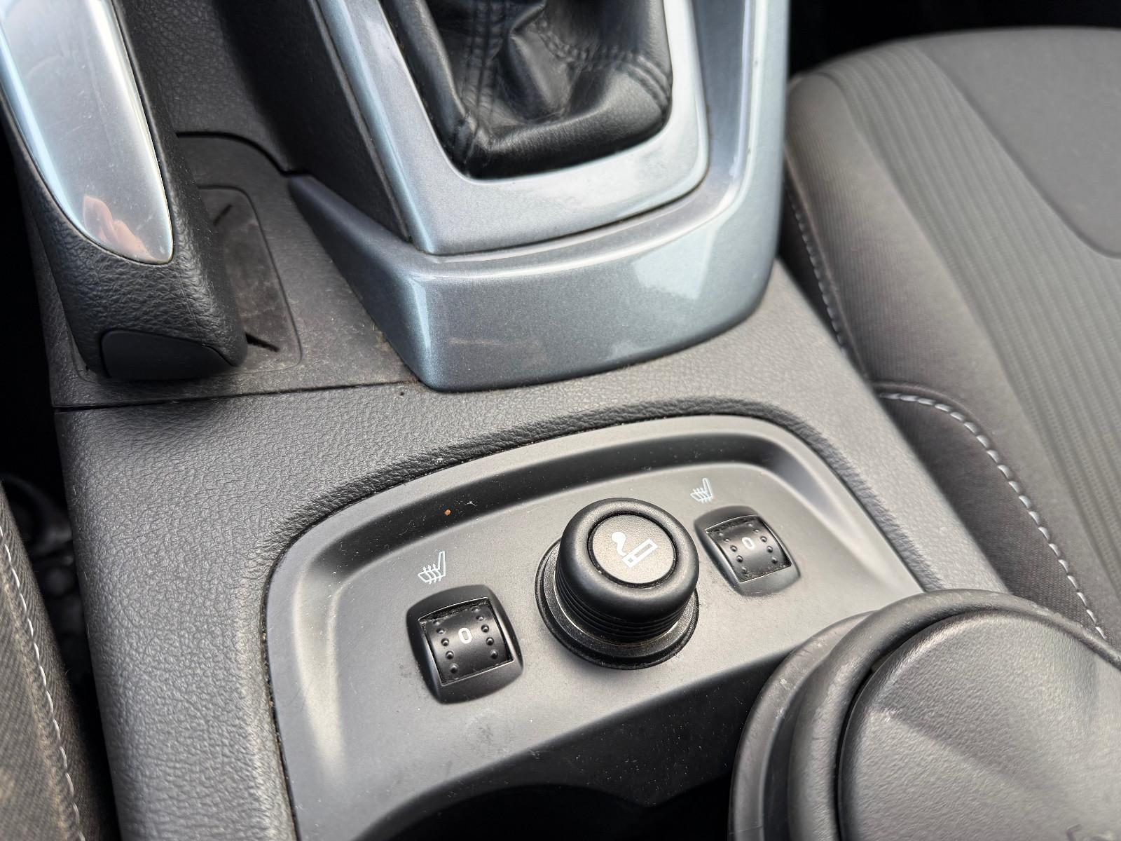 Ford Focus 2011 — photo 6