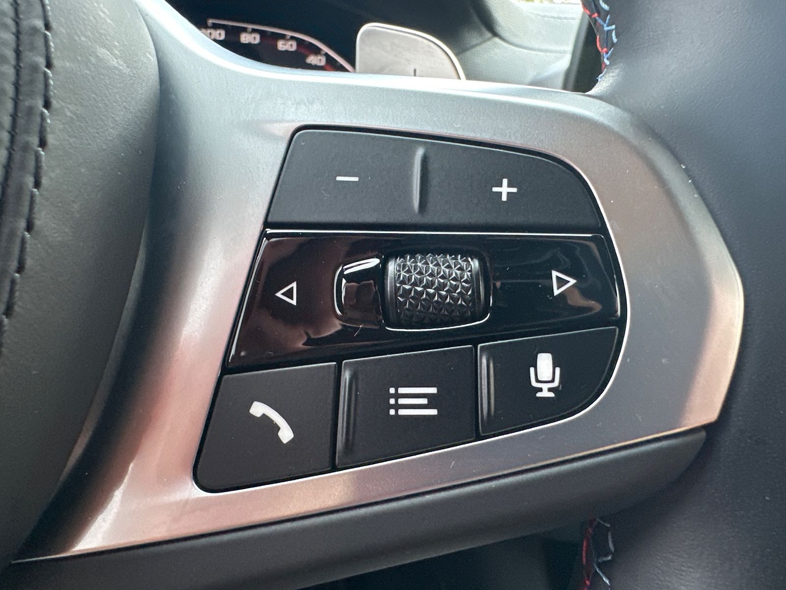 Fahrzeugabbildung BMW X3 M40d xDrive NAV+LED+PANO+AHK+STHZG+HEAD-UP
