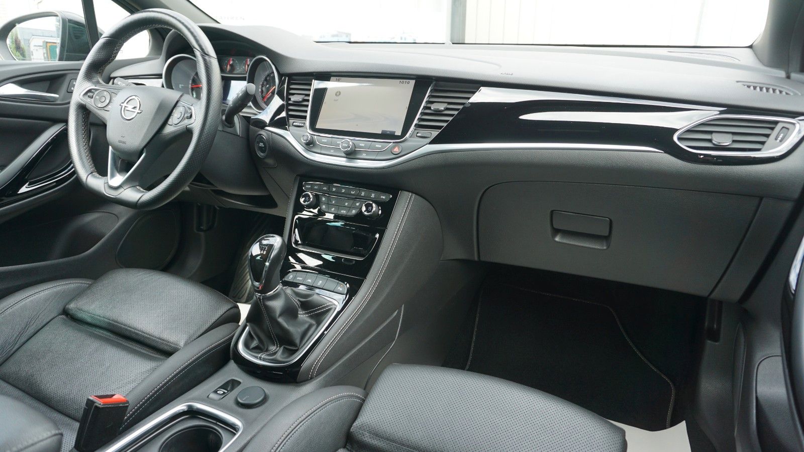 Fahrzeugabbildung Opel Astra K Sports Tourer Ultimate,Leder,LED,Nav,OPC