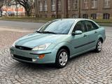 Ford Focus 1.8 Ghia - Ford Focus aus 1999: Ghia