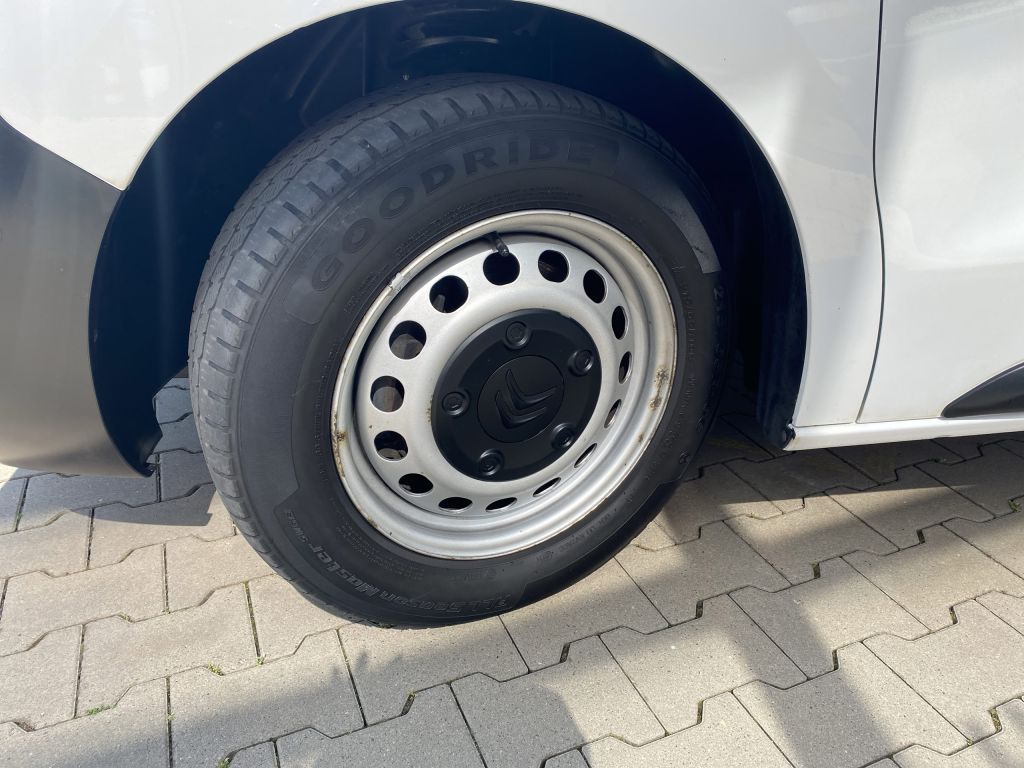 Fahrzeugabbildung Citroën Jumpy M BlueHDi 145 Club *NAVI*Rückfahrkamera*