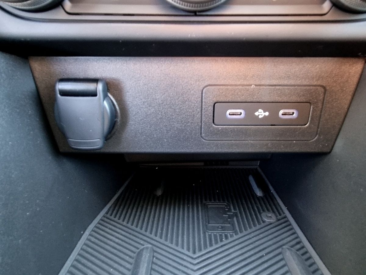 Fahrzeugabbildung Dacia Jogger Journey TCe 110