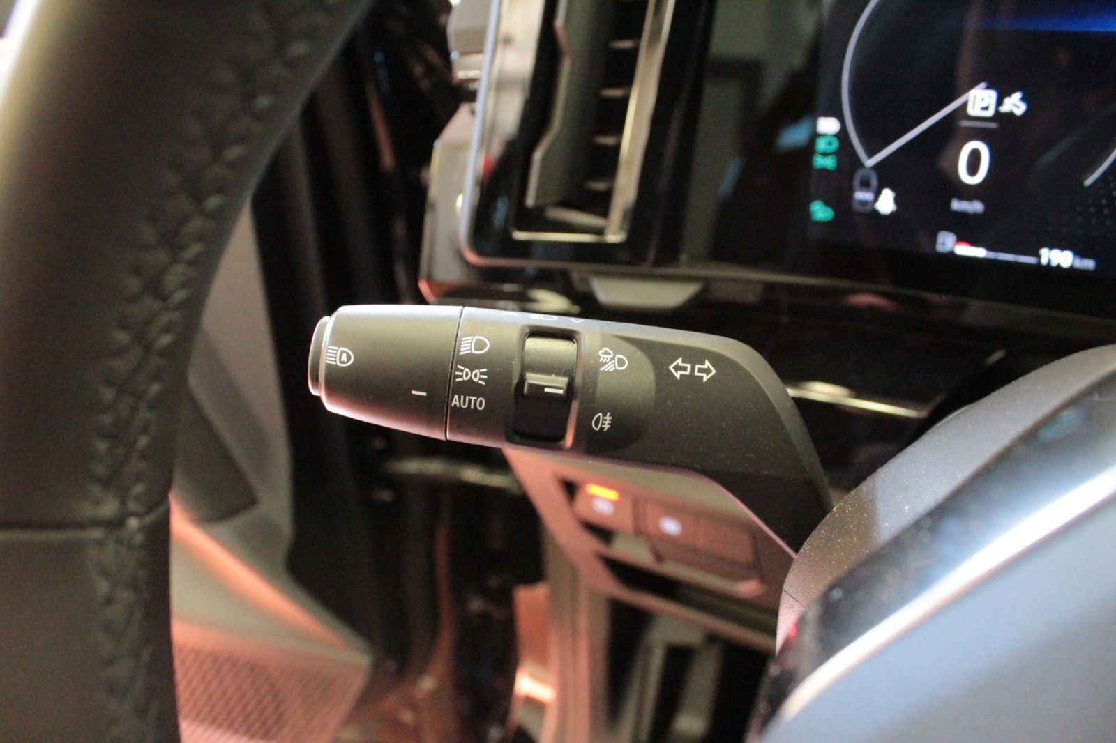 Fahrzeugabbildung Renault Austral Mild Hybrid 160 Techno Automatik*15122*