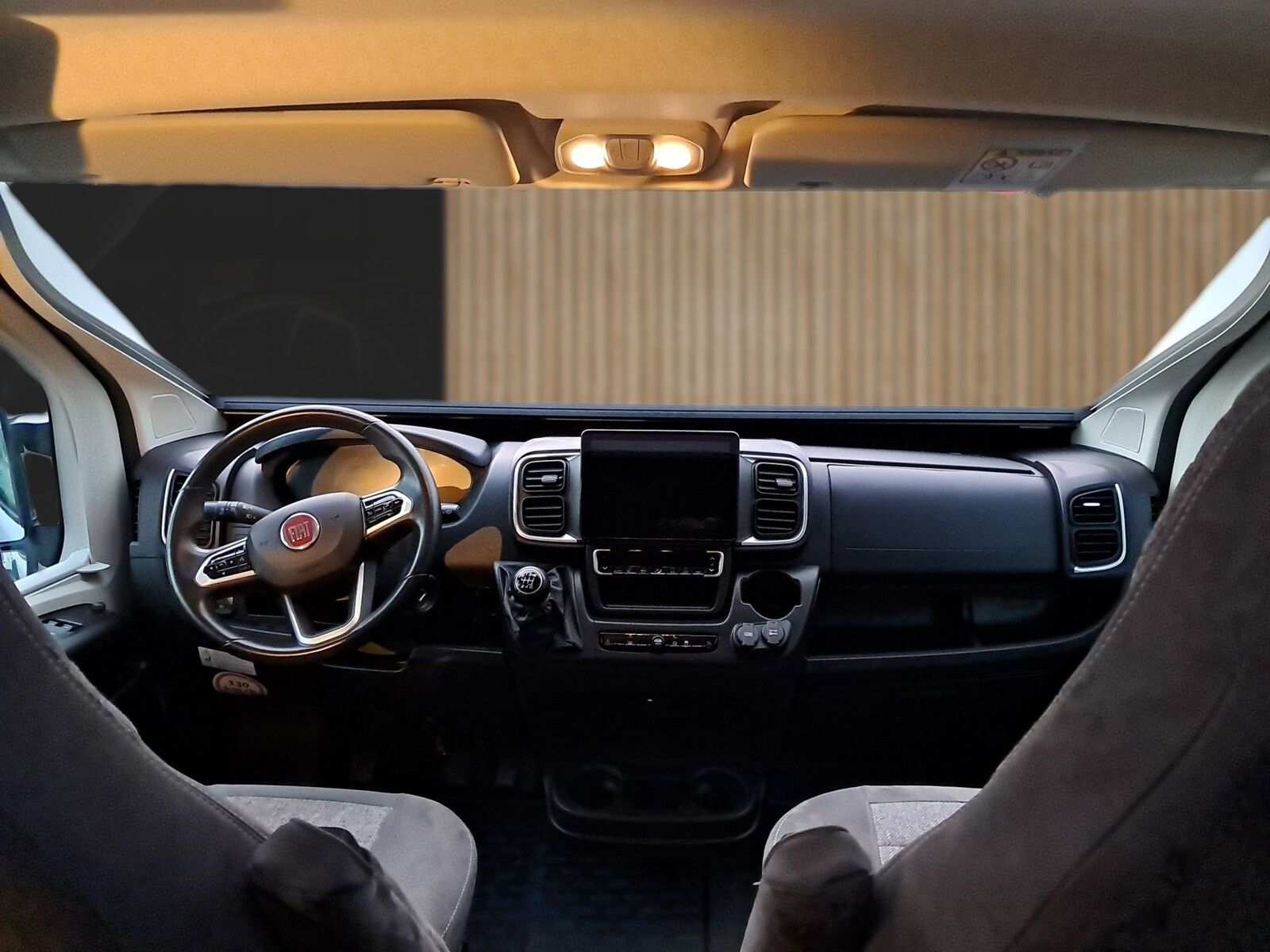 Fahrzeugabbildung Pössl Summit 600 Fiat 180 PS Mark./AHK/Navi/Solar