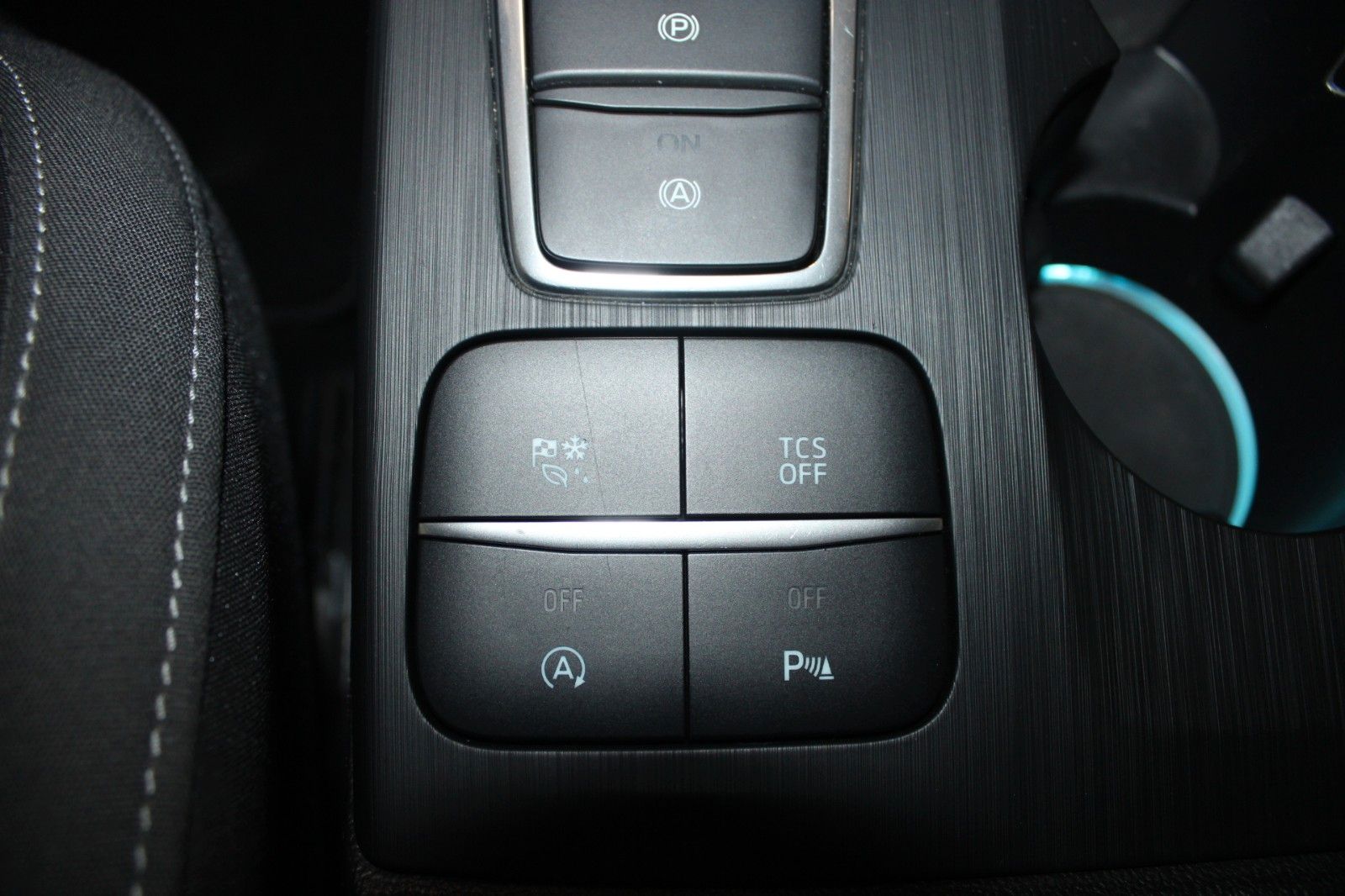 Fahrzeugabbildung Ford Focus Cool & Connect Automatik + AHK ACC WinterP