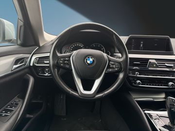 BMW 530 D xDrive PANONAVITEMPOMATAHK