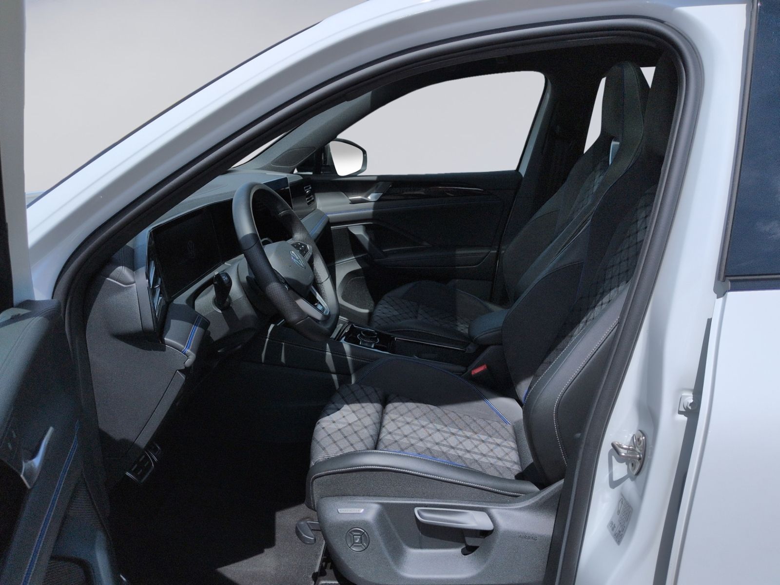 Tiguan R-Line 1.5 eTSI DSG AHK+PANO+BlackStyle+