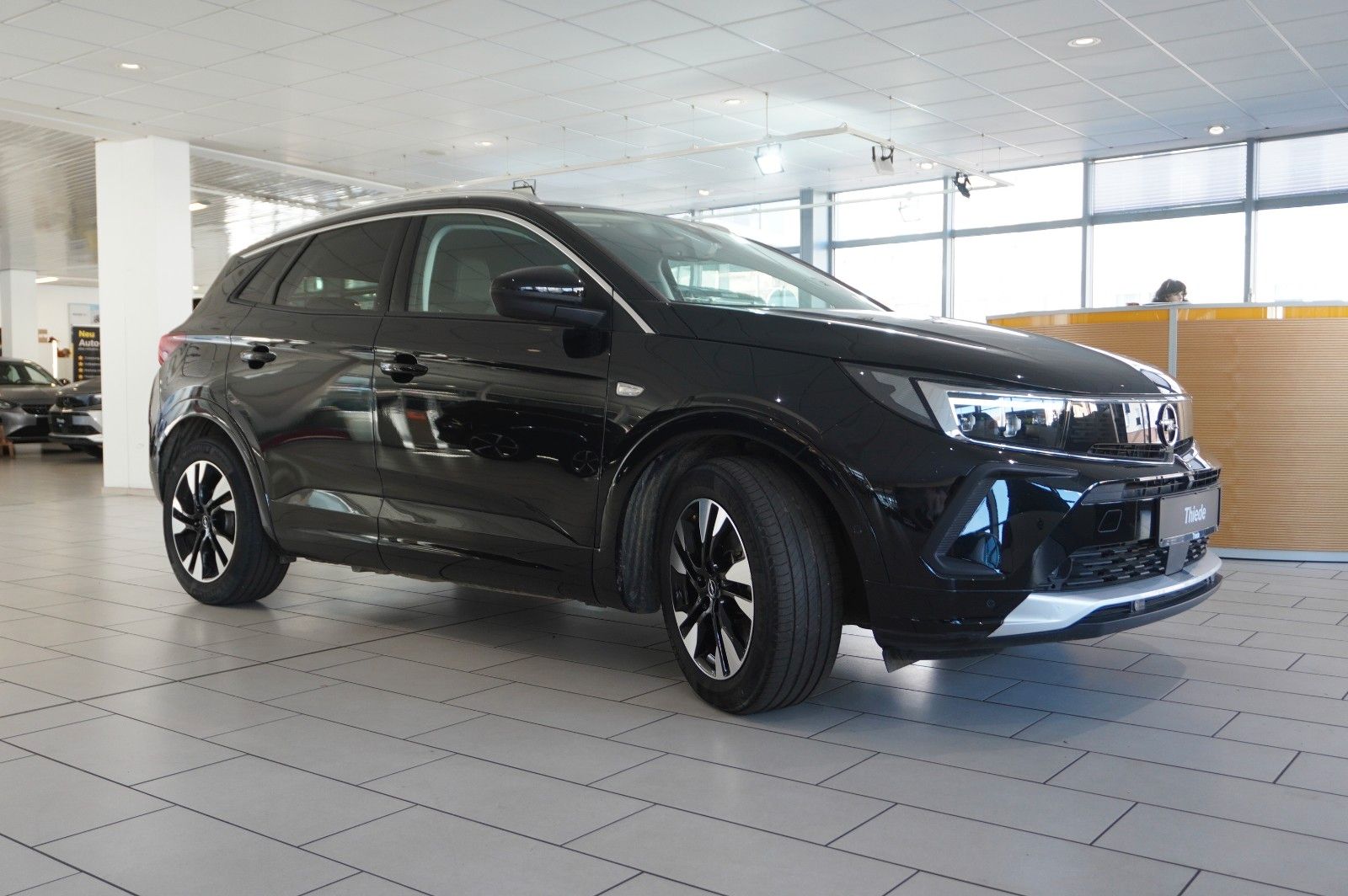 Fahrzeugabbildung Opel Grandland (X) ULTIMATE 4HYBRID NAVI/LED/360°/DAB