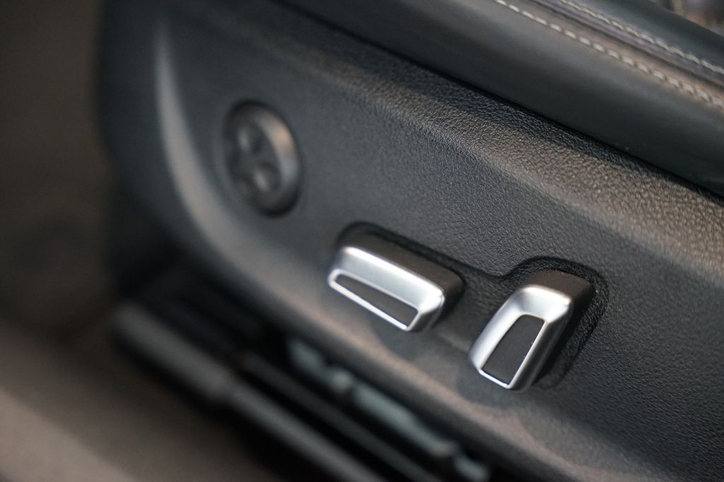 AUDI RS6 performance | Pano | HuD | Matrix | 280km/h AUDI RS6 performance | Pano | HuD | Matrix | 280km/h