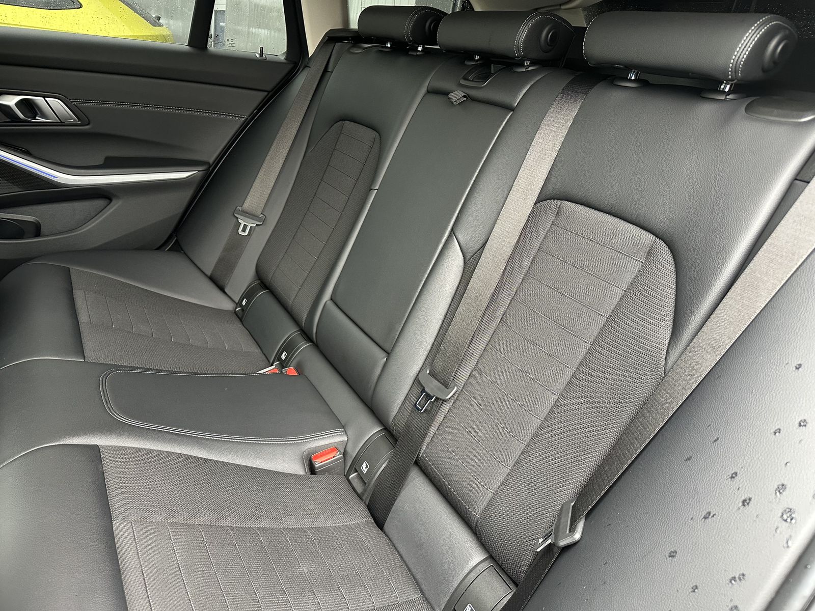 Fahrzeugabbildung BMW 330i Touring Sport-Line NAV+LED+SHZ+HiFi+AHK+VC