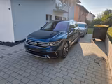 Volkswagen Tiguan 2.0 TDI SCR 147kW DSG 4MOTION R-Line ... - VW Tiguan mit Schiebetür