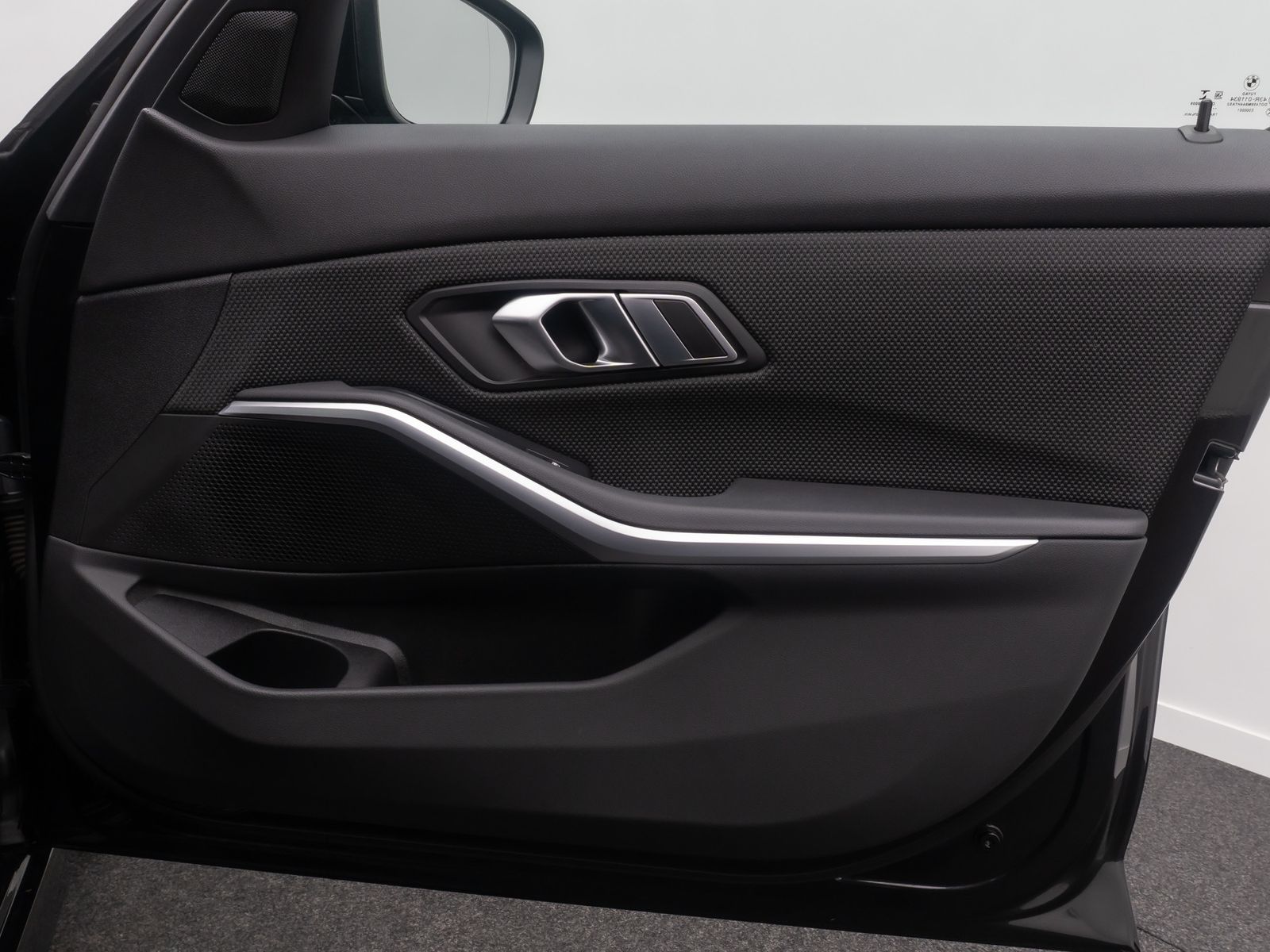 Fahrzeugabbildung BMW 318i CockpitPlus DAB GeschwindigReg Alarm HiFi