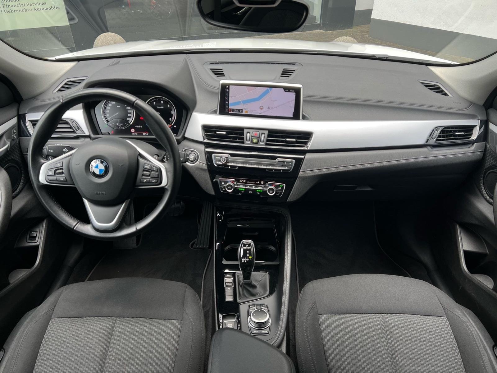 BMW X2 sDrive18d Navi Aut. LED Parkass. DAB PDC Shz