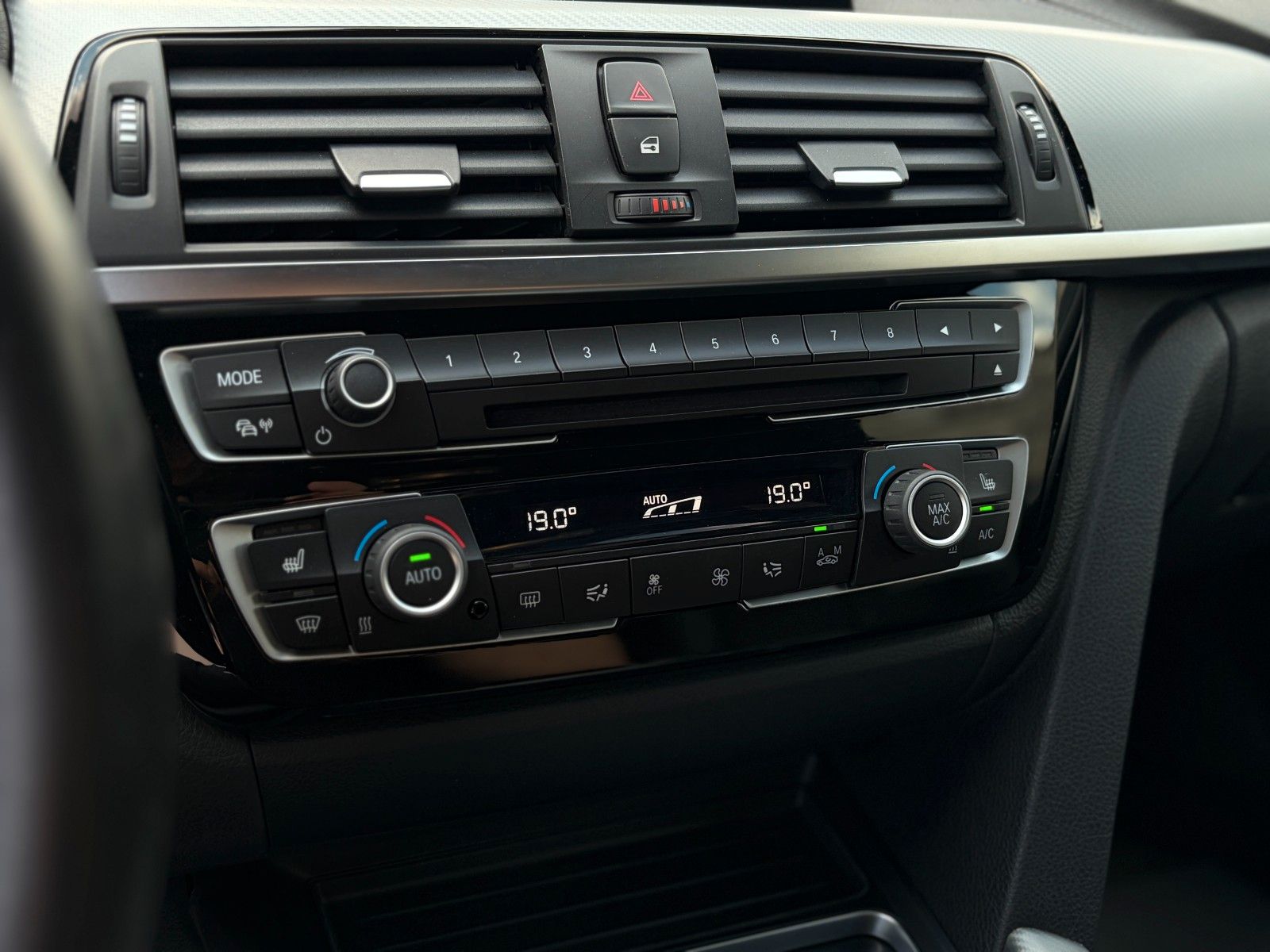 Fahrzeugabbildung BMW 420i  Coupe Sport Line Leder Tempomat HiFi SHZ