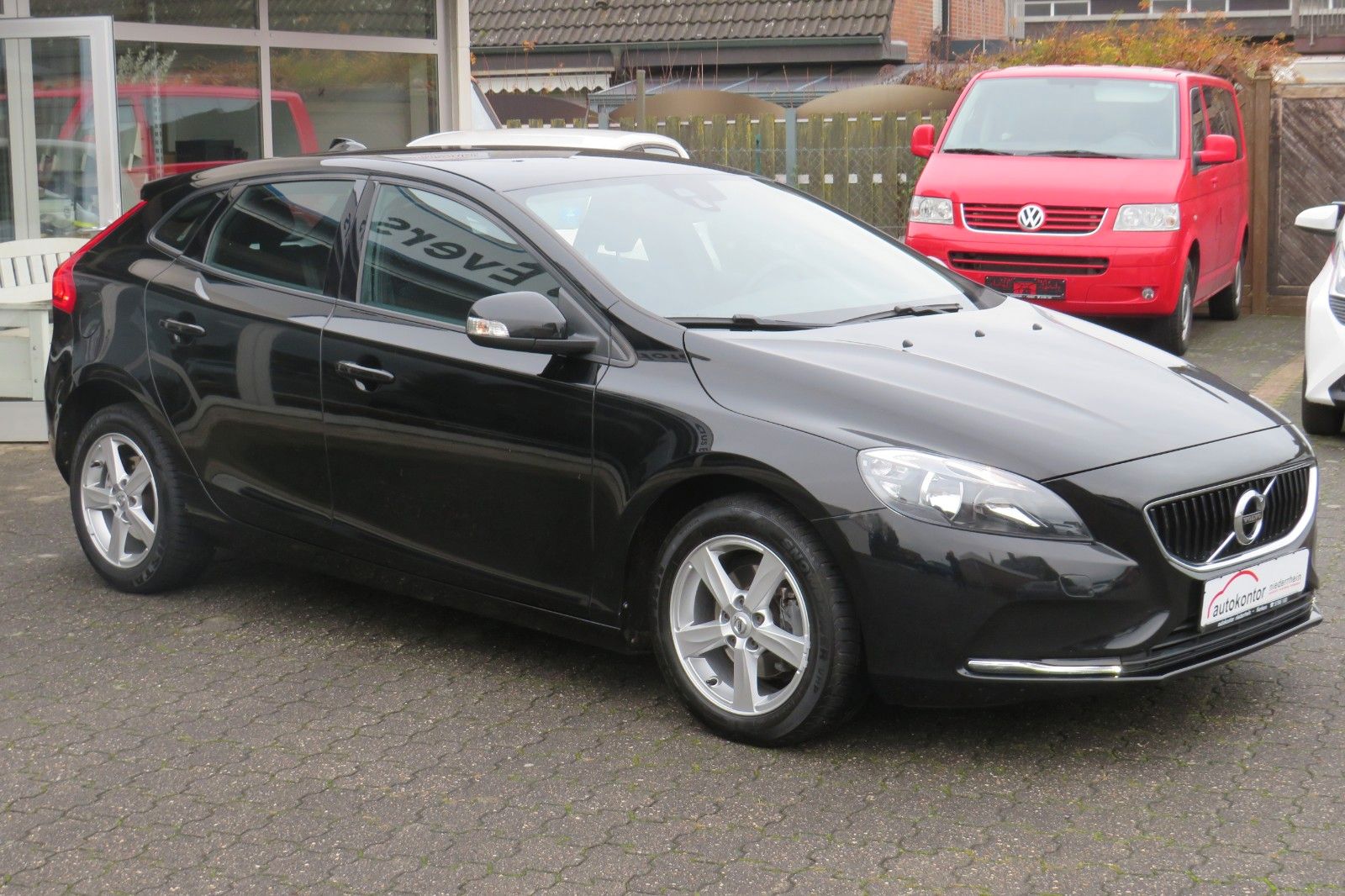 Fahrzeugabbildung Volvo V40 Kinetic NAVI TELVOR KLIMATRONIC 8-FACH ALU