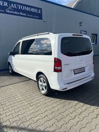 Mercedes V 220 - 8
