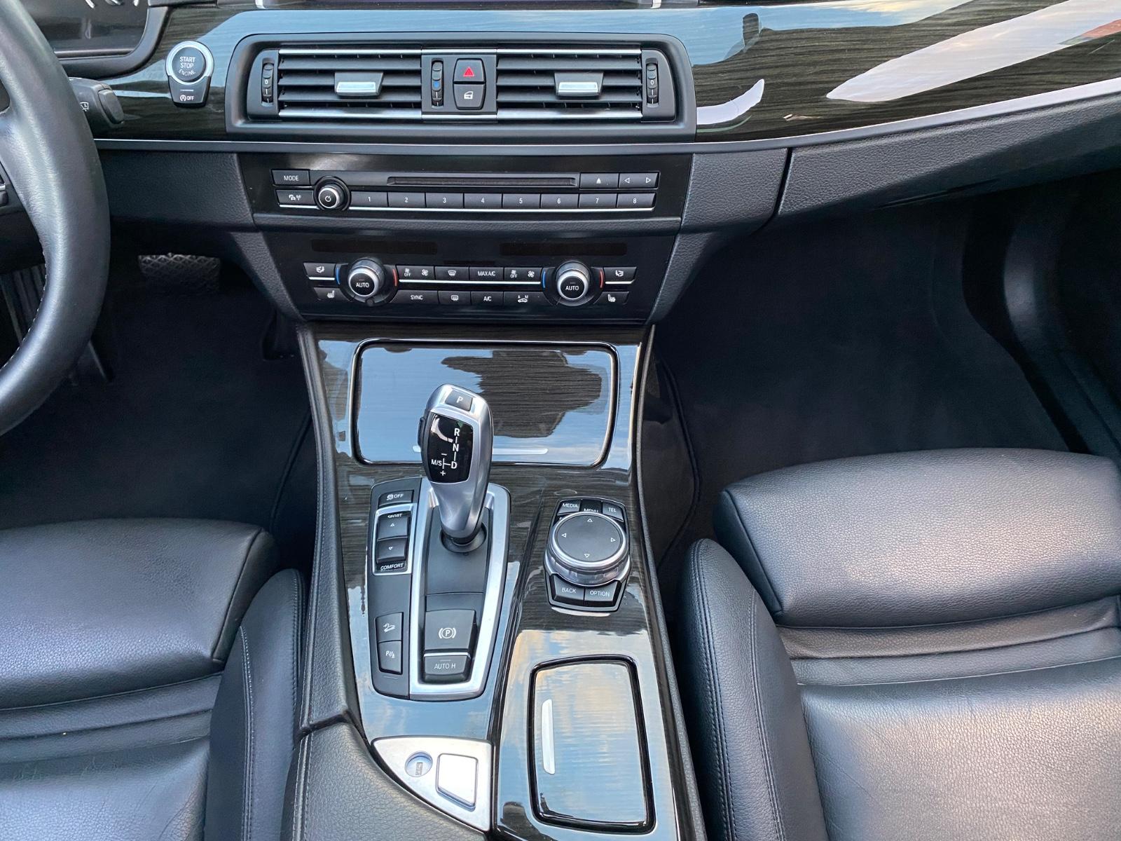 BMW 520d Automatik xDrive Touring  AHK KAMERA PANO