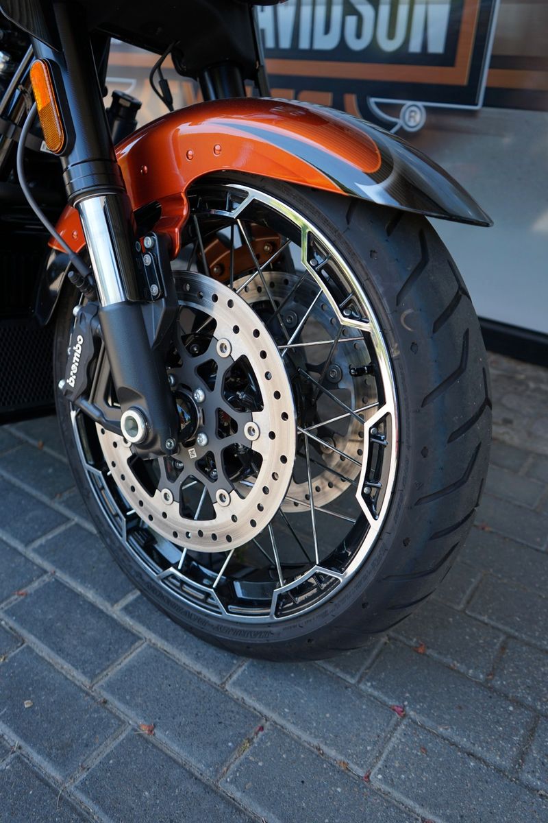 Fahrzeugabbildung Harley-Davidson Street Glide CVO FLHXSE Jekill & Hyde