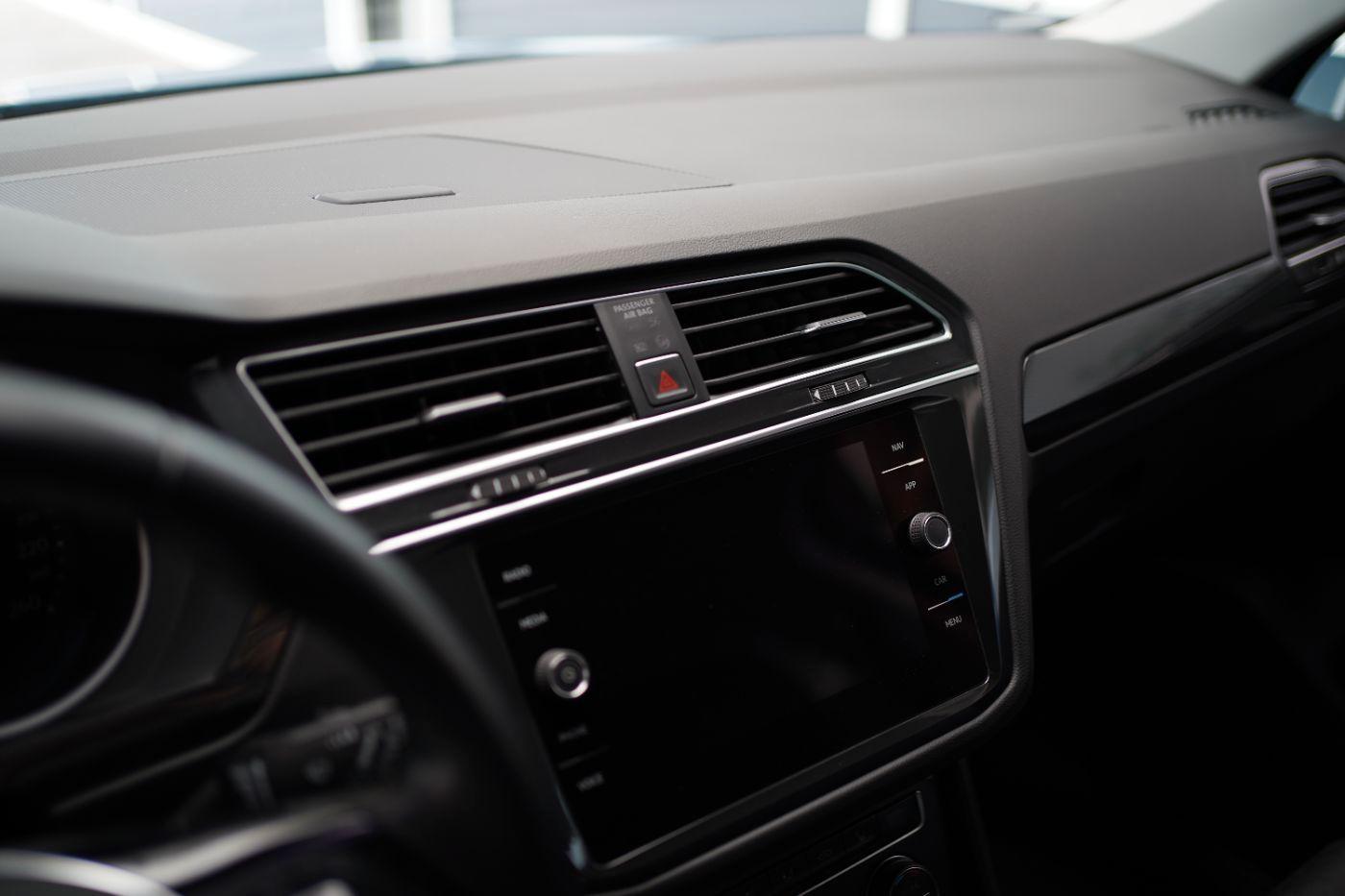 Fahrzeugabbildung Volkswagen Tiguan 1.4 TSI Comfortline Navi+Einparkhilfe+ACC