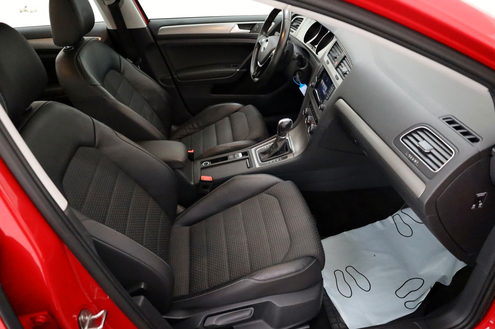 Fahrzeugabbildung Volkswagen Golf VII Variant Comfortline T.Leder,Navi,Xenon