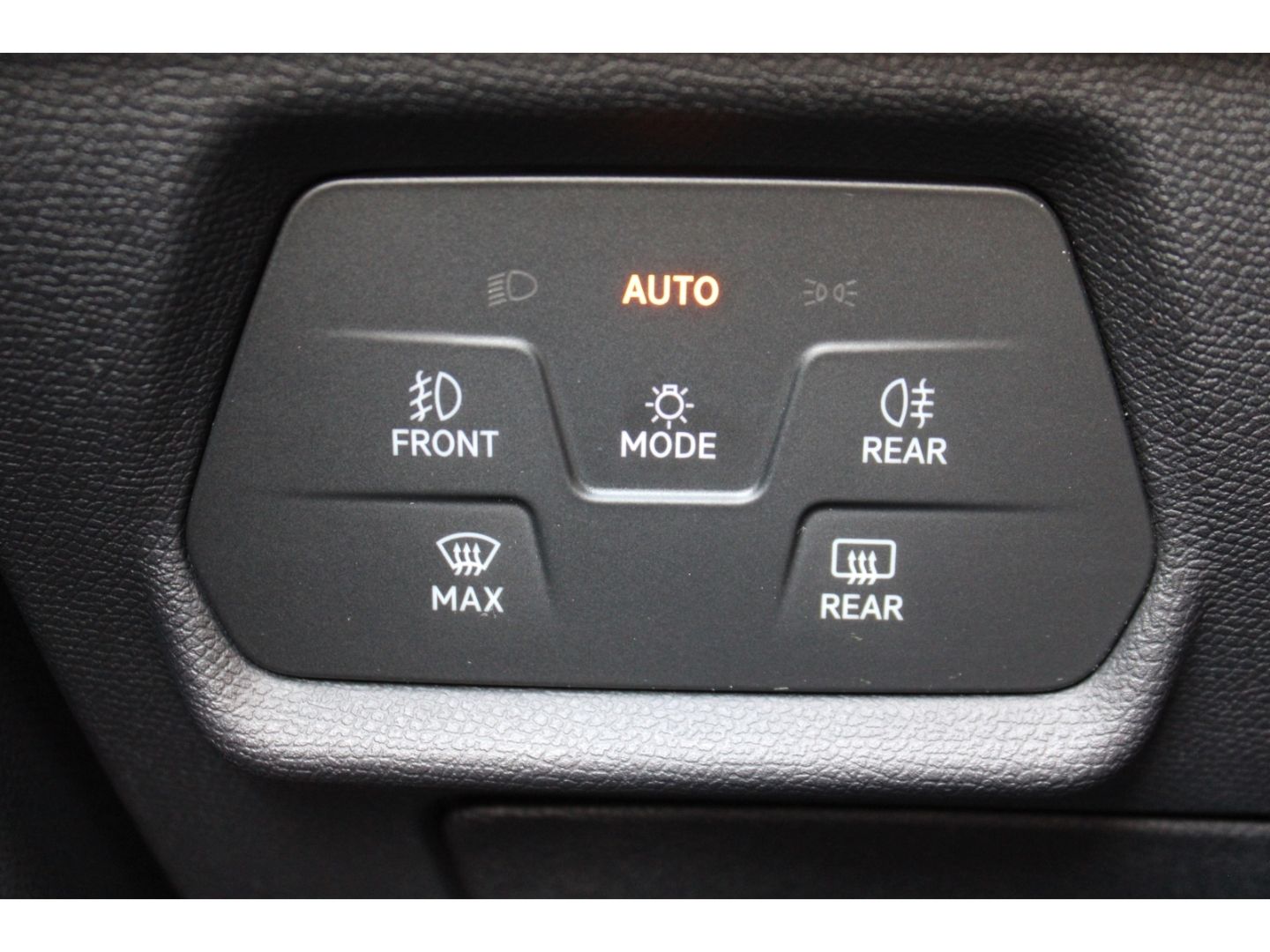 Fahrzeugabbildung CUPRA Leon 2.0 TSI VZ DSG ACC LED Navi PDC RFK SHZg DA