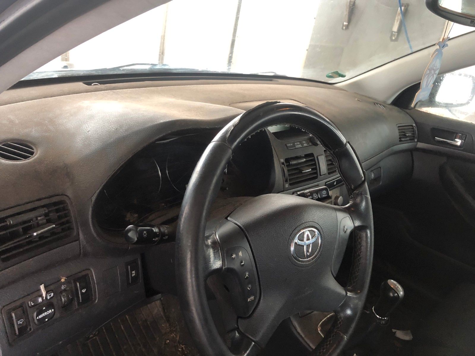 Fahrzeugabbildung Toyota Avensis 2.0-l-VVT-i Sol
