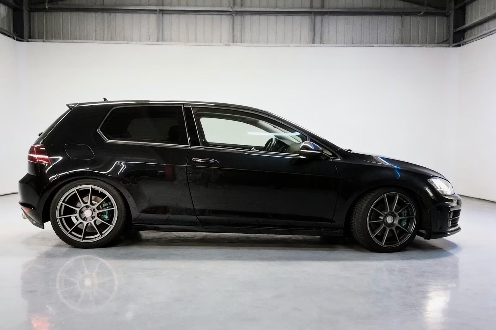 Volkswagen Golf VII Lim. Highline BMT *SHZ*Klima*PDC*Sport