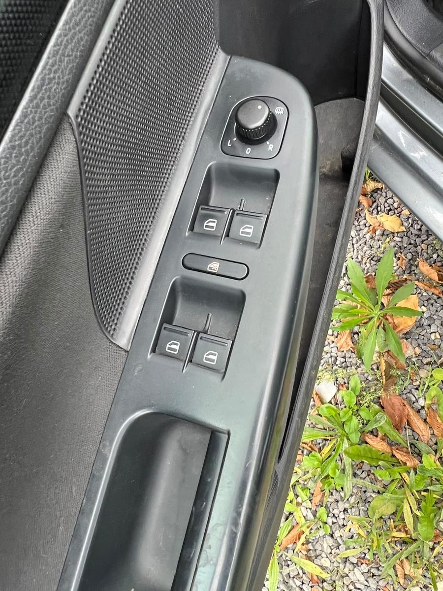 Volkswagen Golf 2011 — photo 7