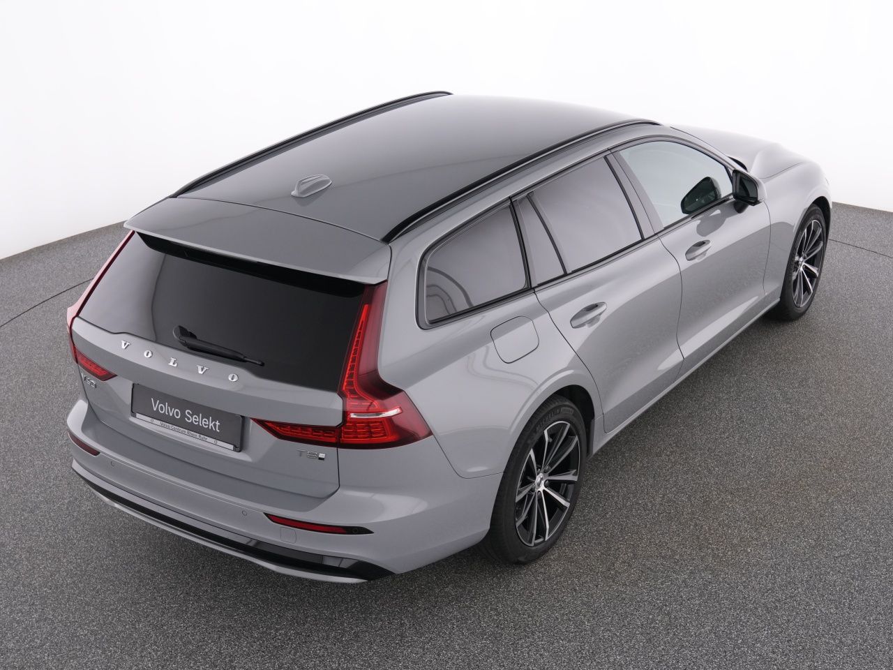 Volvo V60 T8 Recharge Plus Dark+AHK+WINTERPAK+LM18 foto 19