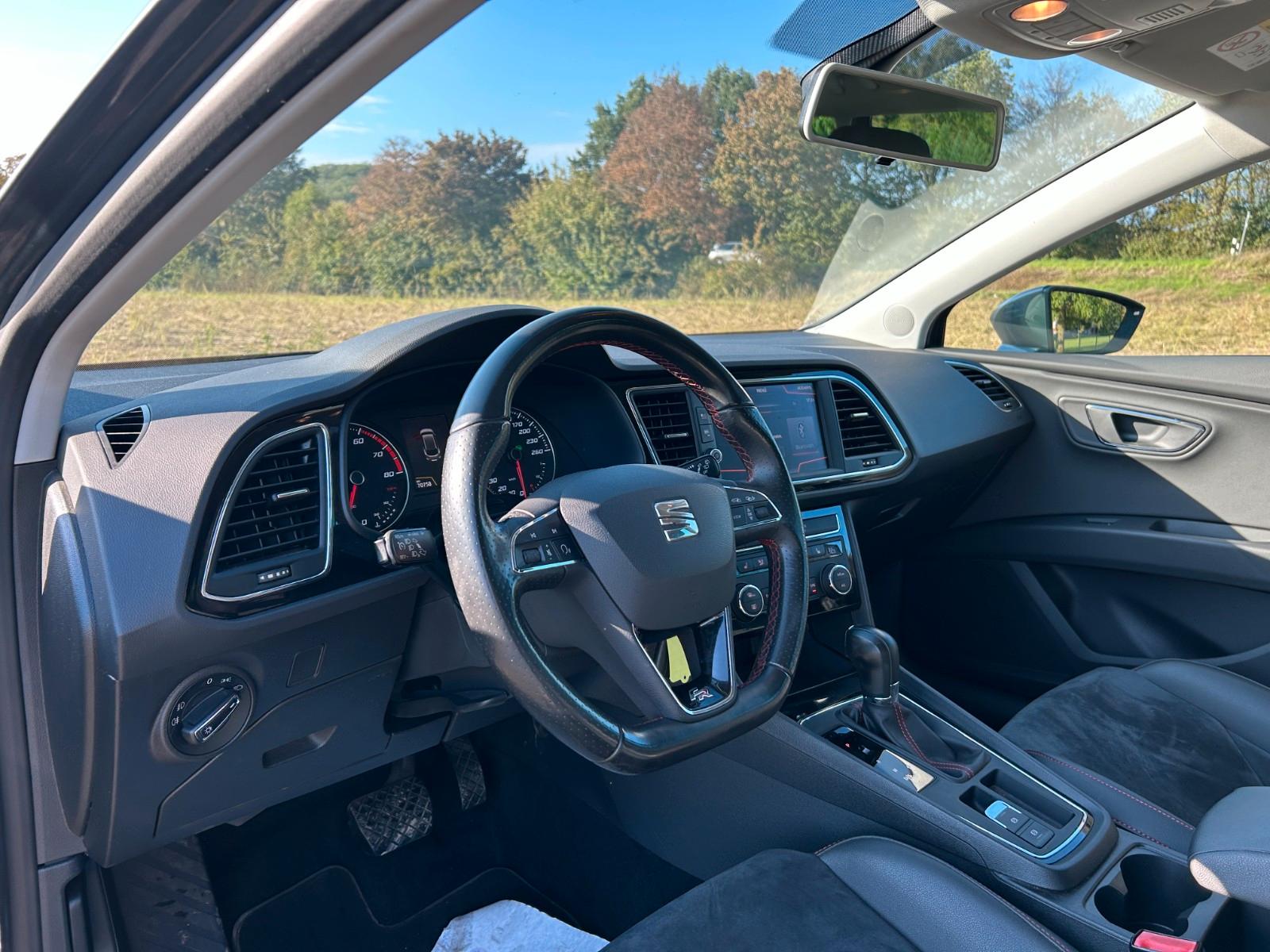 Seat Leon ST 1.8 FR DSG LED Navi AHK Sitzheizung PDC