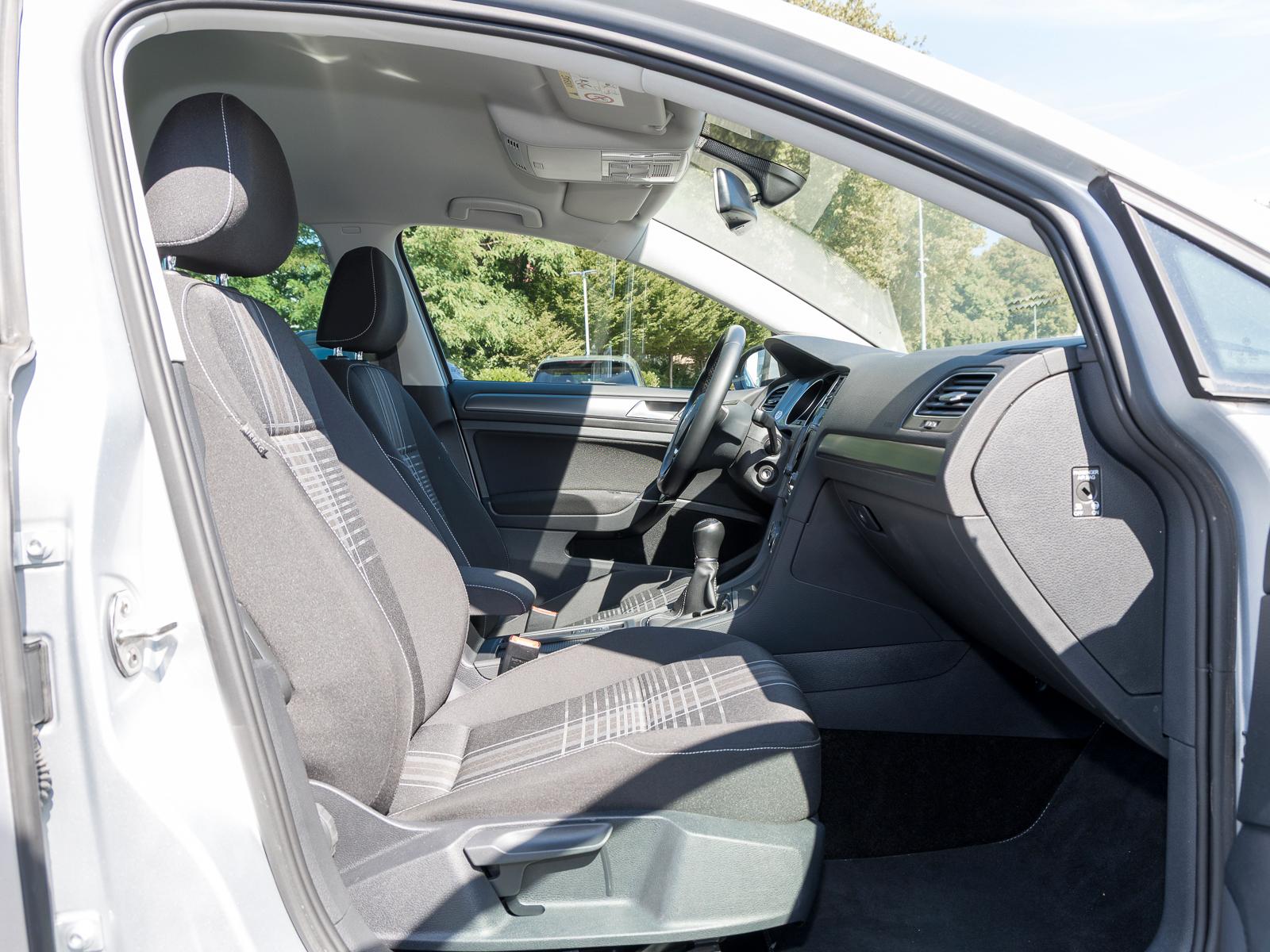 Volkswagen Golf VII 1.2 TSI Lounge NAVI PDC GRA SITZHZG PRI