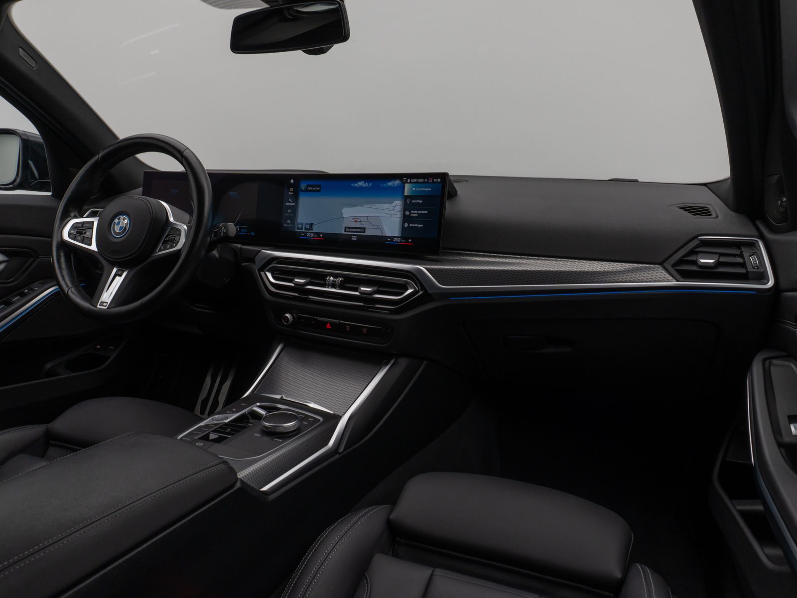 Fahrzeugabbildung BMW 330e xD M Sport Pro Kamera HUD DAB H/K Stop&Go