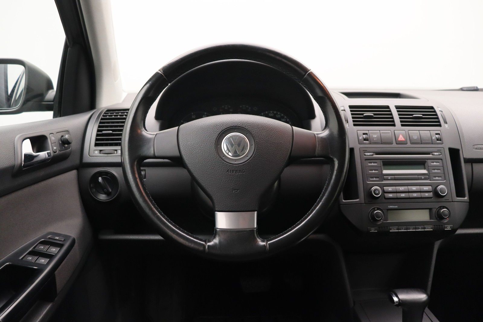 Fahrzeugabbildung Volkswagen Polo IV 1.4 Tour AUTOMATIK AHK KLIMA SHZ