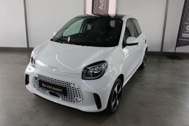 Vorschaubild von: Smart
forfour EQ 22kW Soundsystem Navi LED Panorama