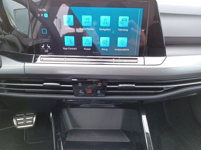 Fahrzeugabbildung Volkswagen Golf VIII Variant TDI Alltrack 4M DSG Navi Matri