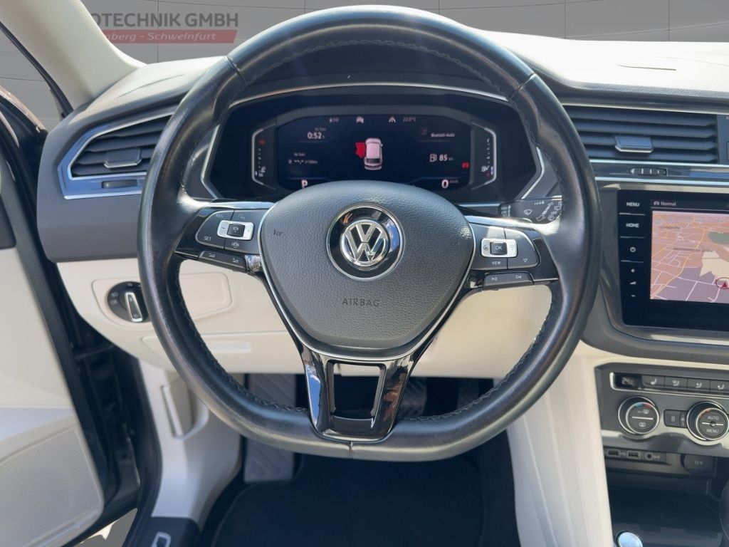 Fahrzeugabbildung Volkswagen Tiguan Allspace Highline 4Motion AHK Schwenkbar