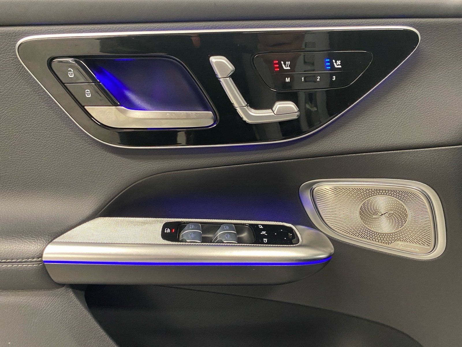 Fahrzeugabbildung Mercedes-Benz GLC 300 4M *Airmatic*STDHZG*HUD*Pano*Distro*AHK*