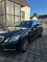 Mercedes-Benz E 200 T BlueEFFICIENCY - - Mercedes-Benz E 200 in Augsburg