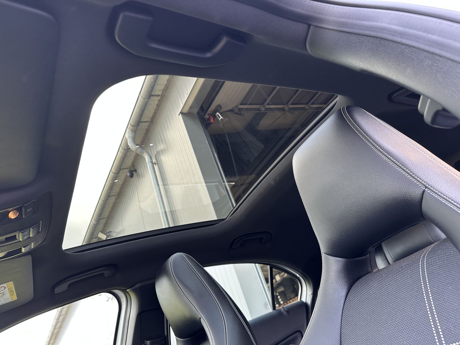 Fahrzeugabbildung Mercedes-Benz A 200 CDI Urban DCT NAV+XEN+SHZ+PANO+TEMPOMAT
