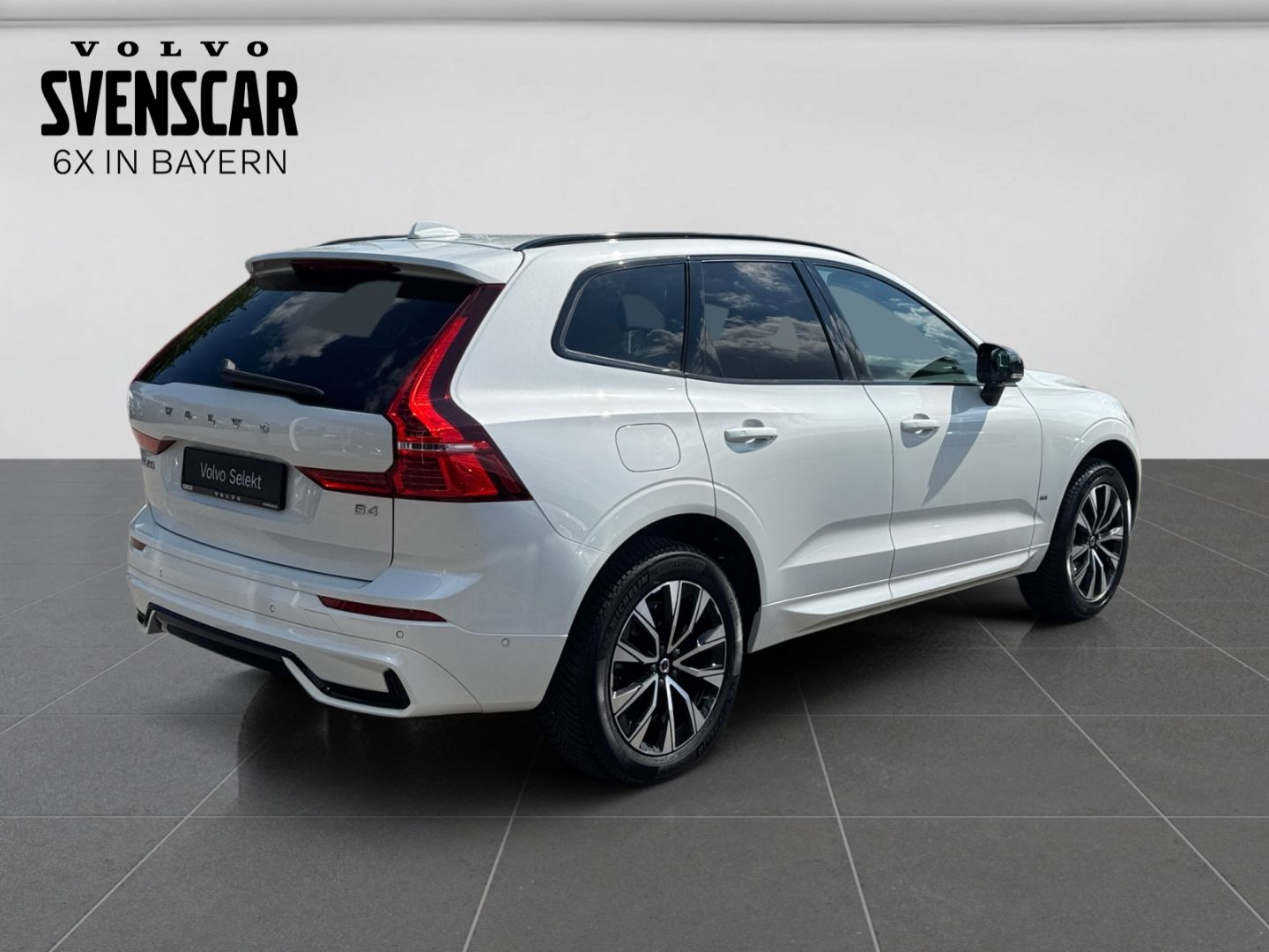 Volvo XC60 Plus Dark B4 Diesel StdHz H&K 360°AHK Leder foto 5