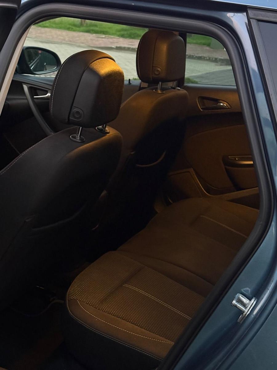 Opel Astra 2015 — photo 6