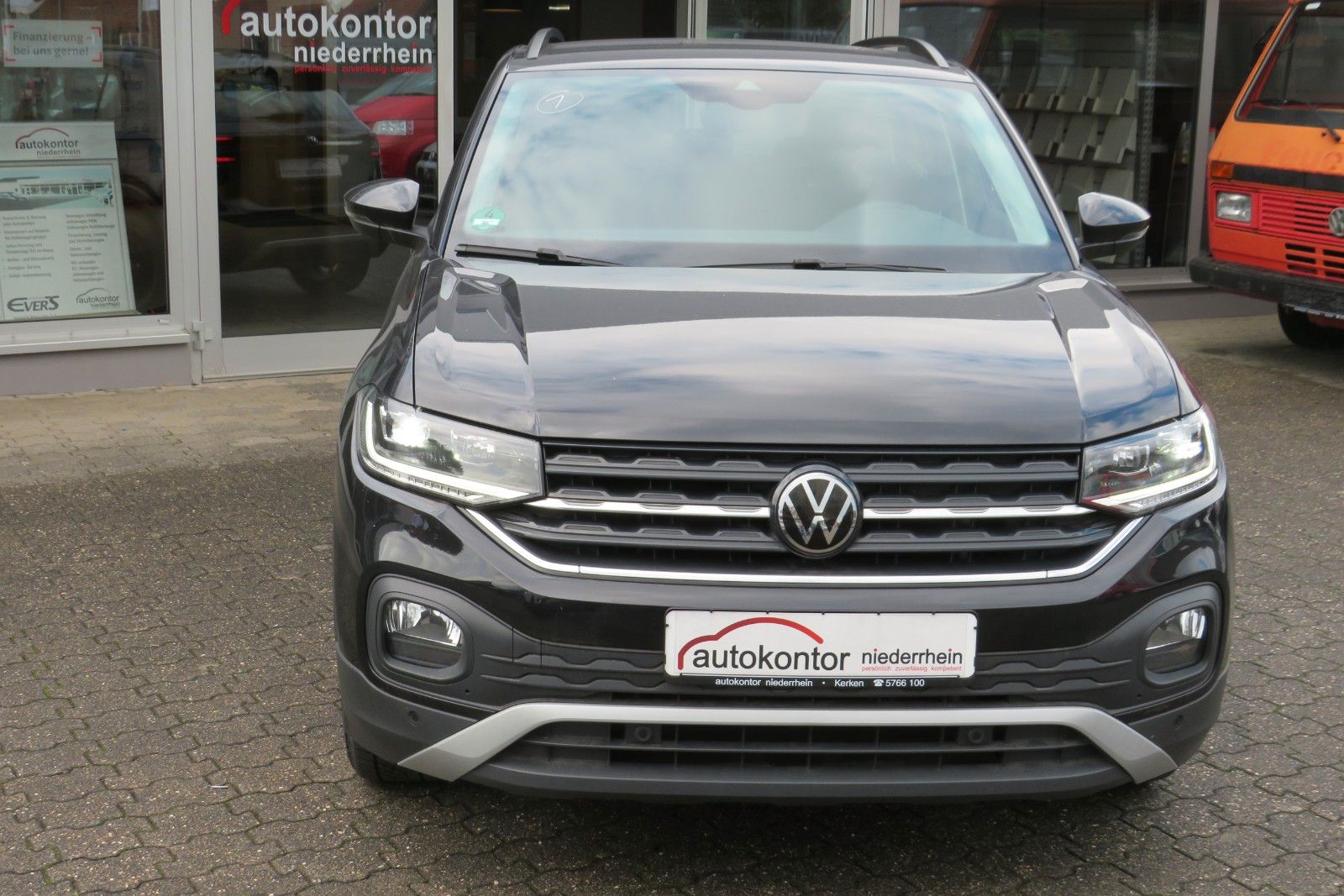 Fahrzeugabbildung Volkswagen T-Cross Life LED SPORT-PAKET SITZH. NAVI APP