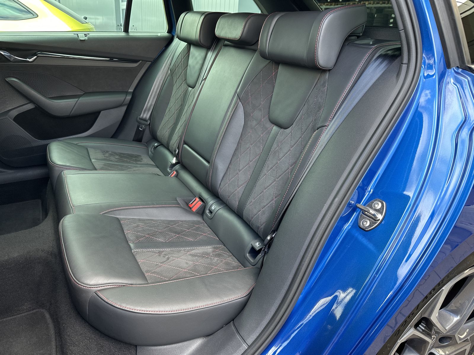 Fahrzeugabbildung SKODA Octavia Combi 2.0 TDI DSG 4x4 RS+ NAV+LED+AHK+PP