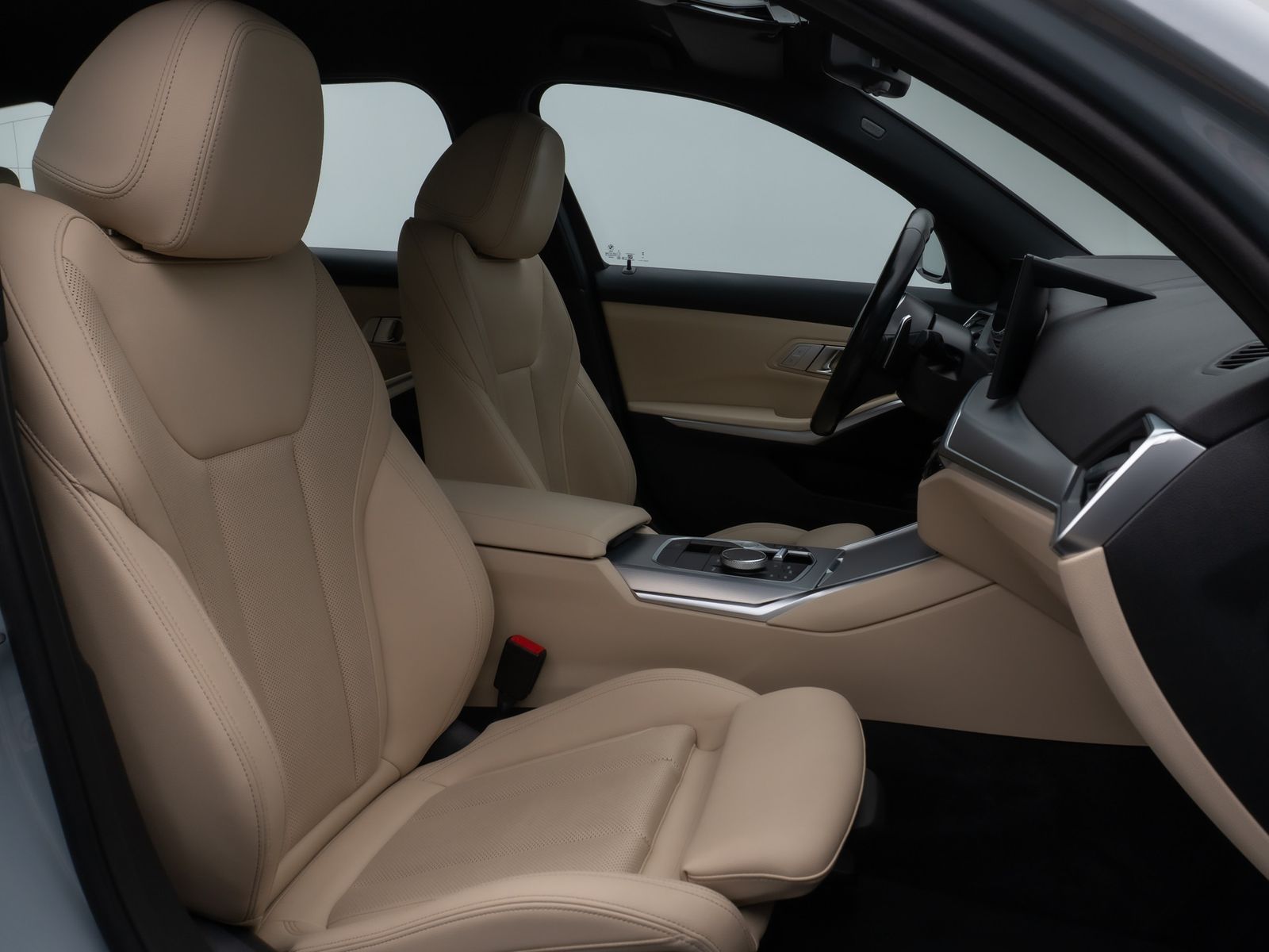 Fahrzeugabbildung BMW 320d M Sport Kamera DAB HUD Fernlichtassis Alarm