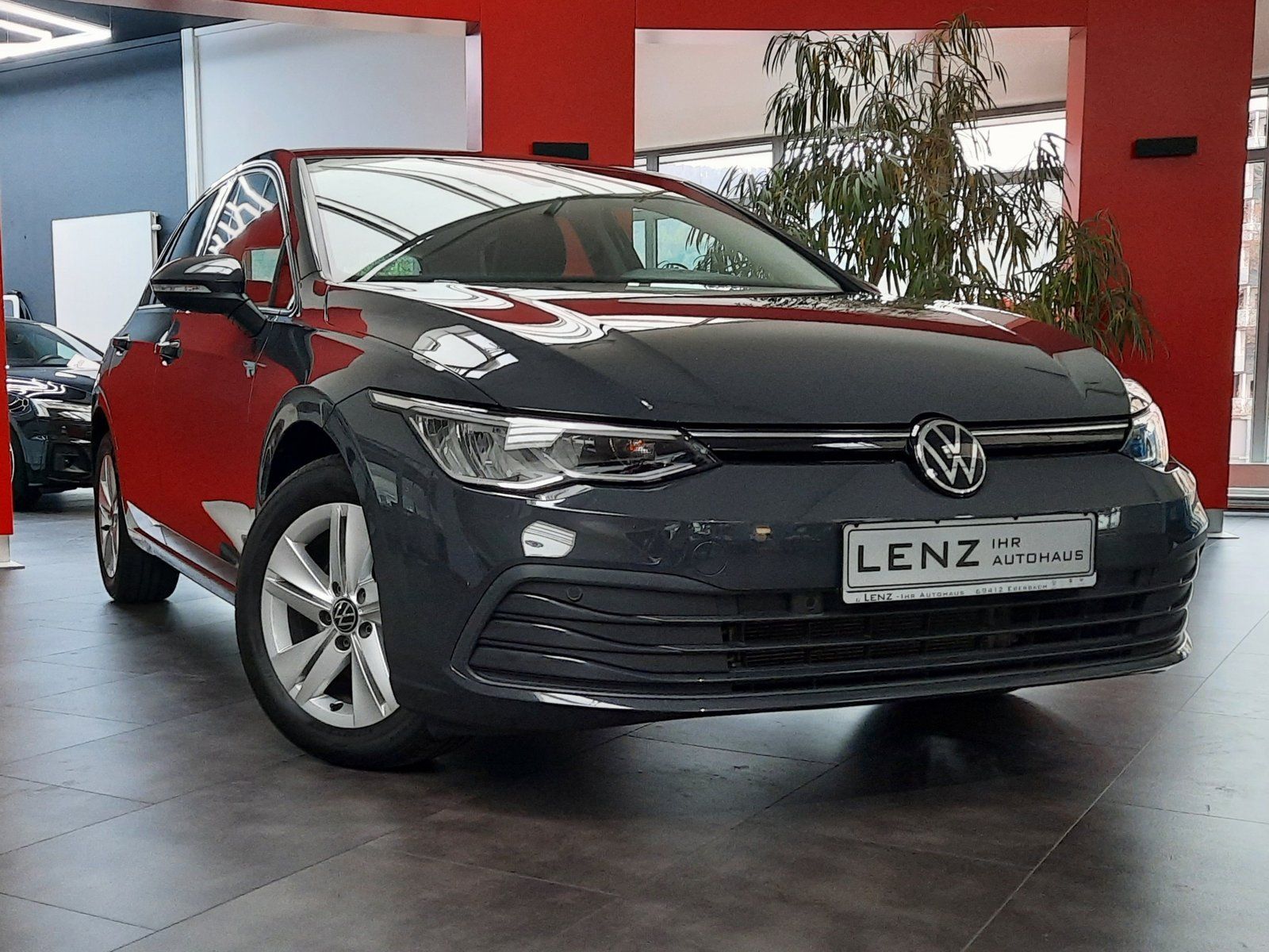 Fahrzeugabbildung Volkswagen Golf Life TDI *Navi*Cam*PDC*Sitzhzg*LED*ACC*APP*