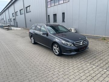 Mercedes E 220 - 1