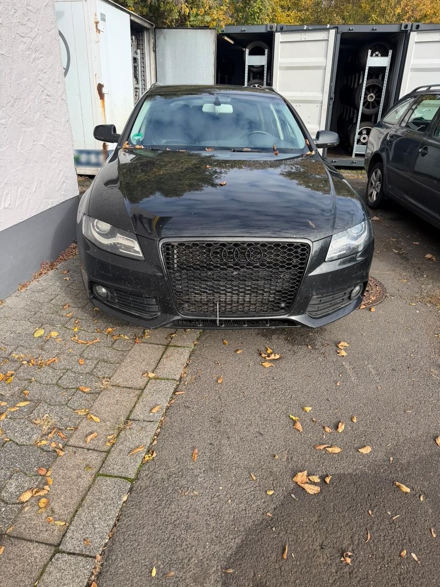 Audi A4 2011 — вигляд ззаду
