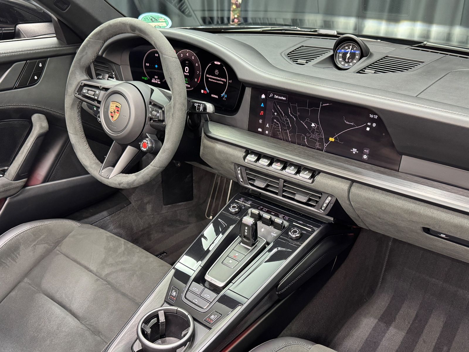 Fahrzeugabbildung Porsche 992.2 911 Carrera GTS T-Hybrid Cabriolet|BOSE|