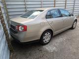 Volkswagen Jetta V 1.6 Comfortline*Automatikgetriebe*Klima* - Volkswagen Jetta: V6